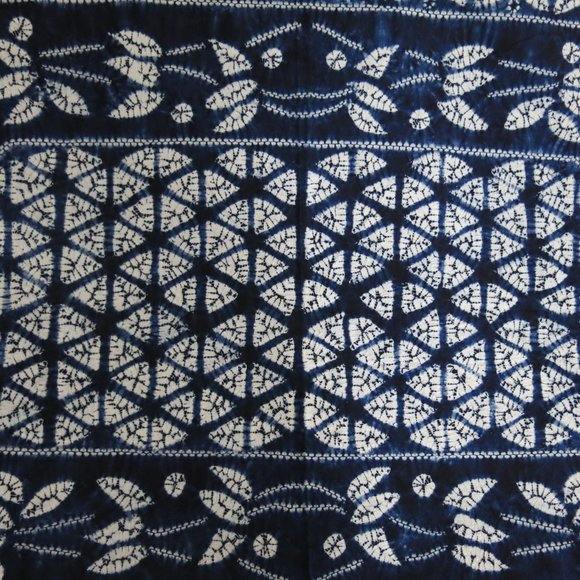 Hand Dyed 100% Cotton Indigo Shibori Technique Floral Pattern Large Tablecloth - Picture 5 of 16